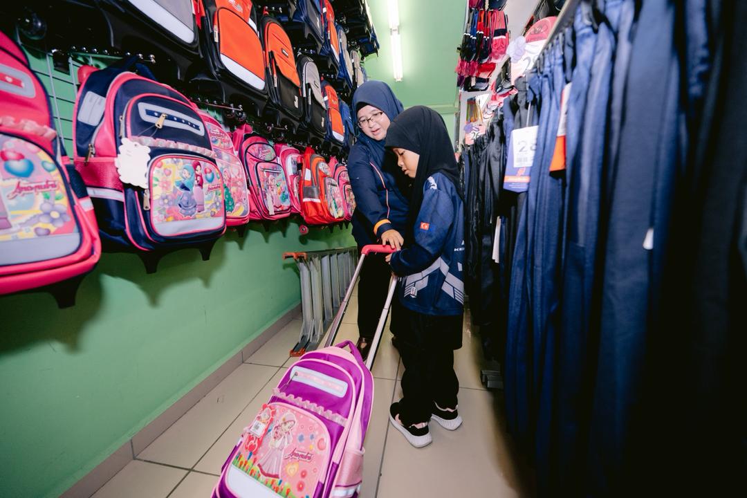 Monsoon Relief: Waves of Support